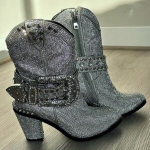 Sparkly Silver Cowgirl Boots